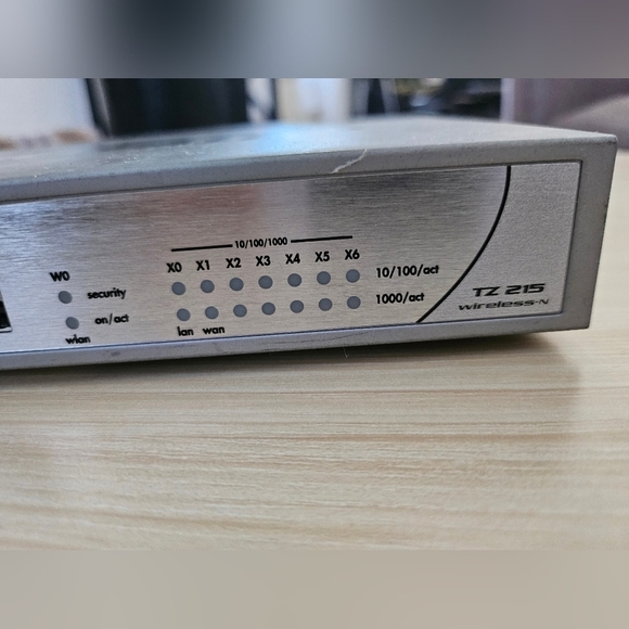 SonicWall Network Security Appliance Sonicwall TZ 215 7-Port 10/100/1000Network. - Picture 3 of 10